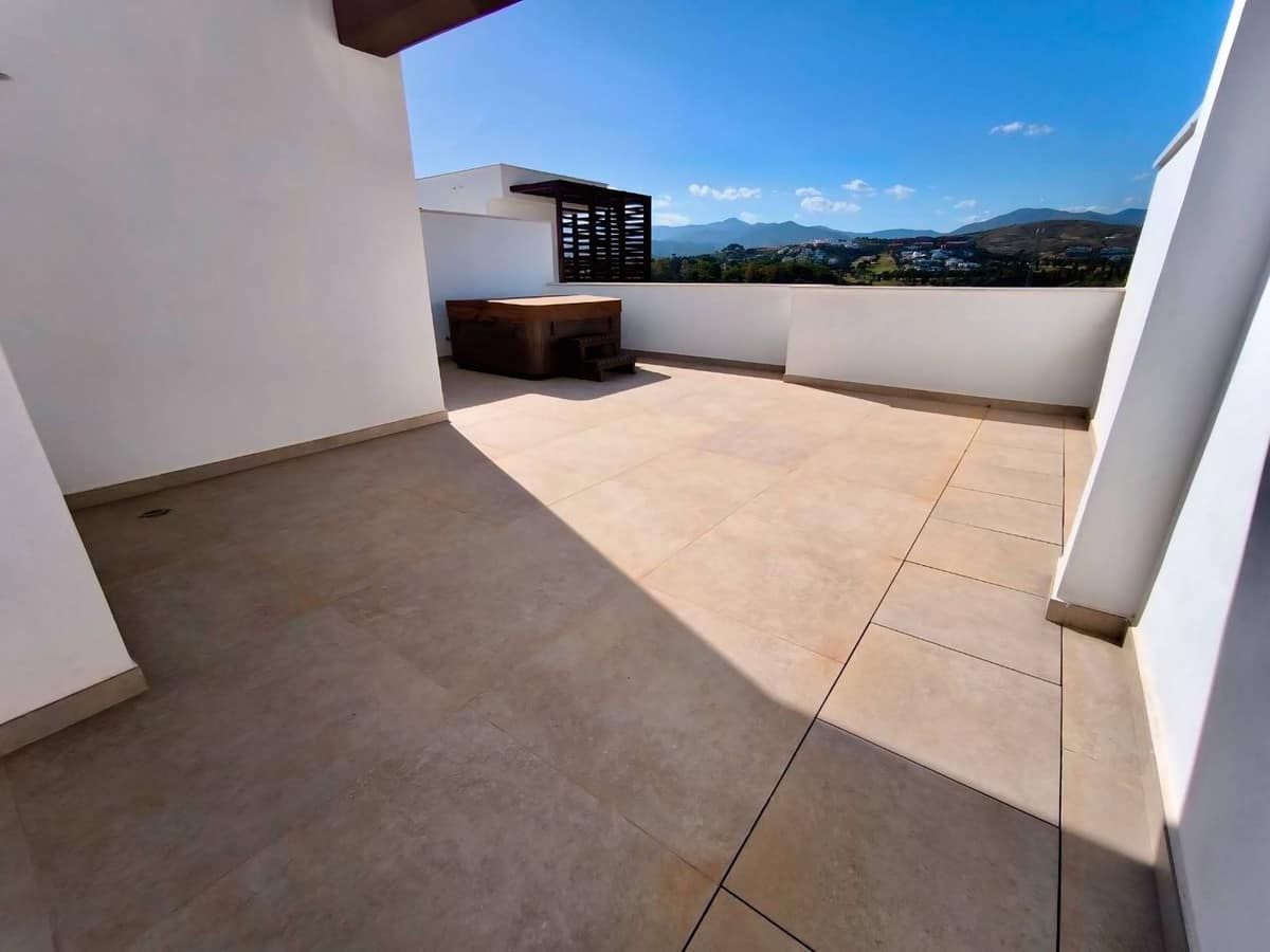 Exclusief duplex-penthouse met panoramische terrassen en zeezicht in Bel-Air, Estepona in Bel Air - foto 13