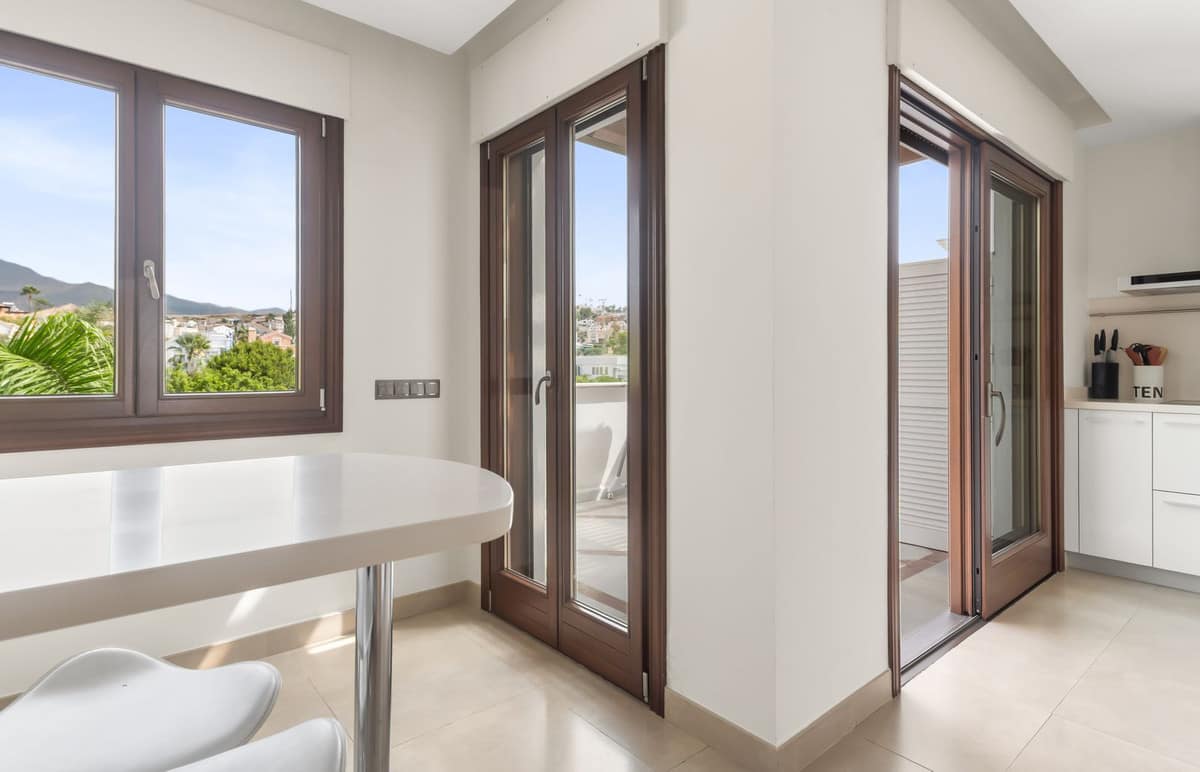 Drie-slaapkamer penthouse direct aan het strand in Estepona in Estepona - foto 11