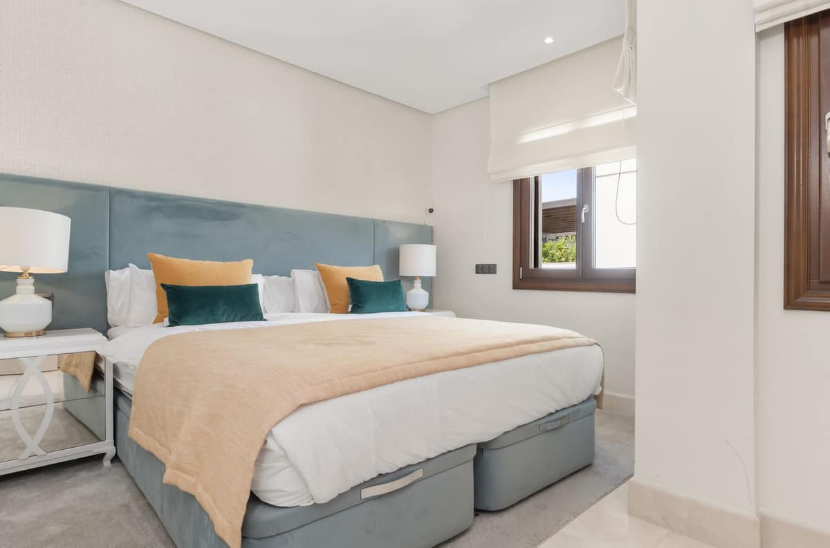 Drie-slaapkamer penthouse direct aan het strand in Estepona in Estepona - foto 18