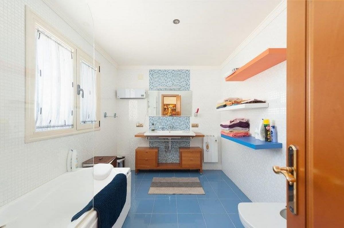 Villa met 4 slaapkamers in Playamar in Playamar - foto 11