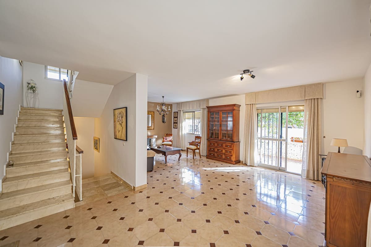 Vrijstaande villa met 5 slaapkamers in Marbella in Marbella - foto 8