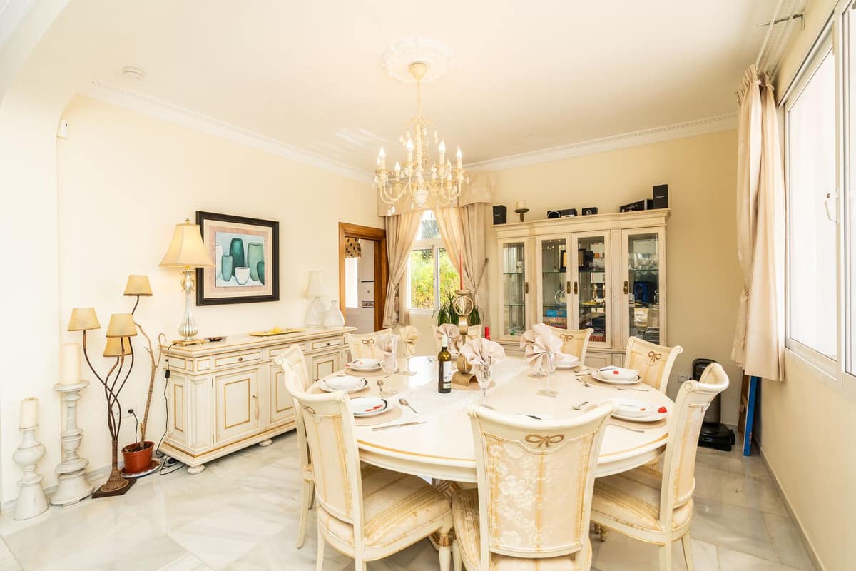 Luxe Andalusische villa in El Chaparral met 5 slaapkamers in El Chaparral - foto 12