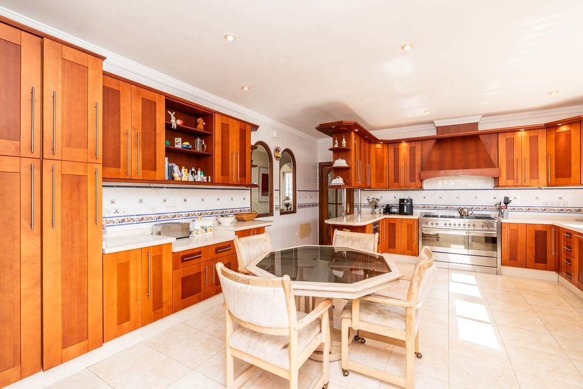 Luxe Andalusische villa in El Chaparral met 5 slaapkamers in El Chaparral - foto 16