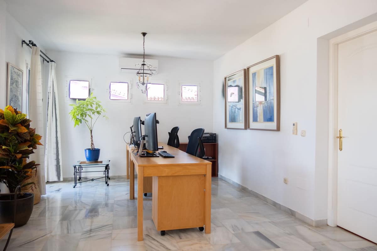 Ruime privévilla met 3 slaapkamers in El Padron in El Padron - foto 11