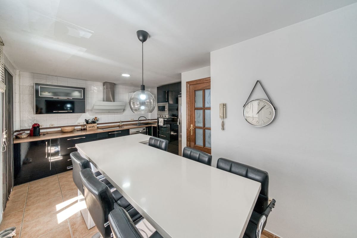 Herenhuis met 4 slaapkamers in Coín in Coín - foto 17