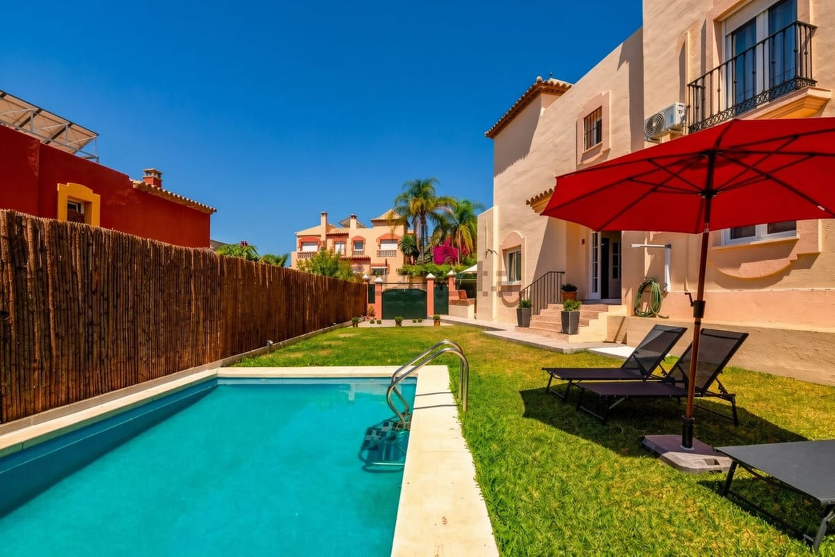 Huis met 4 slaapkamers in Marbella in Marbella - foto 2