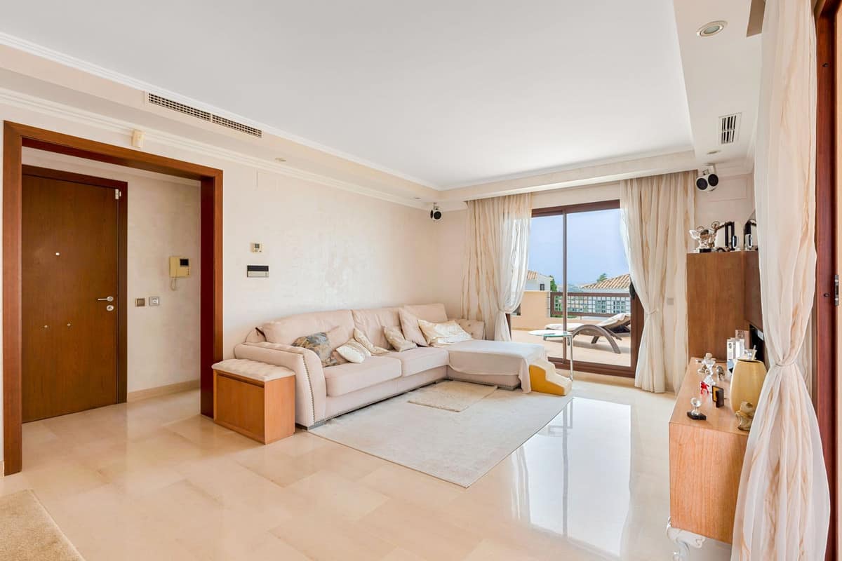 2-slaapkamer penthouse met ruime privéterras in Medina de Banús, Nueva Andalucía in Nueva Andalucía - foto 2