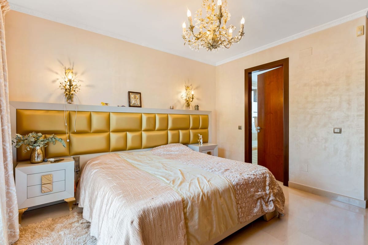 2-slaapkamer penthouse met ruime privéterras in Medina de Banús, Nueva Andalucía in Nueva Andalucía - foto 16