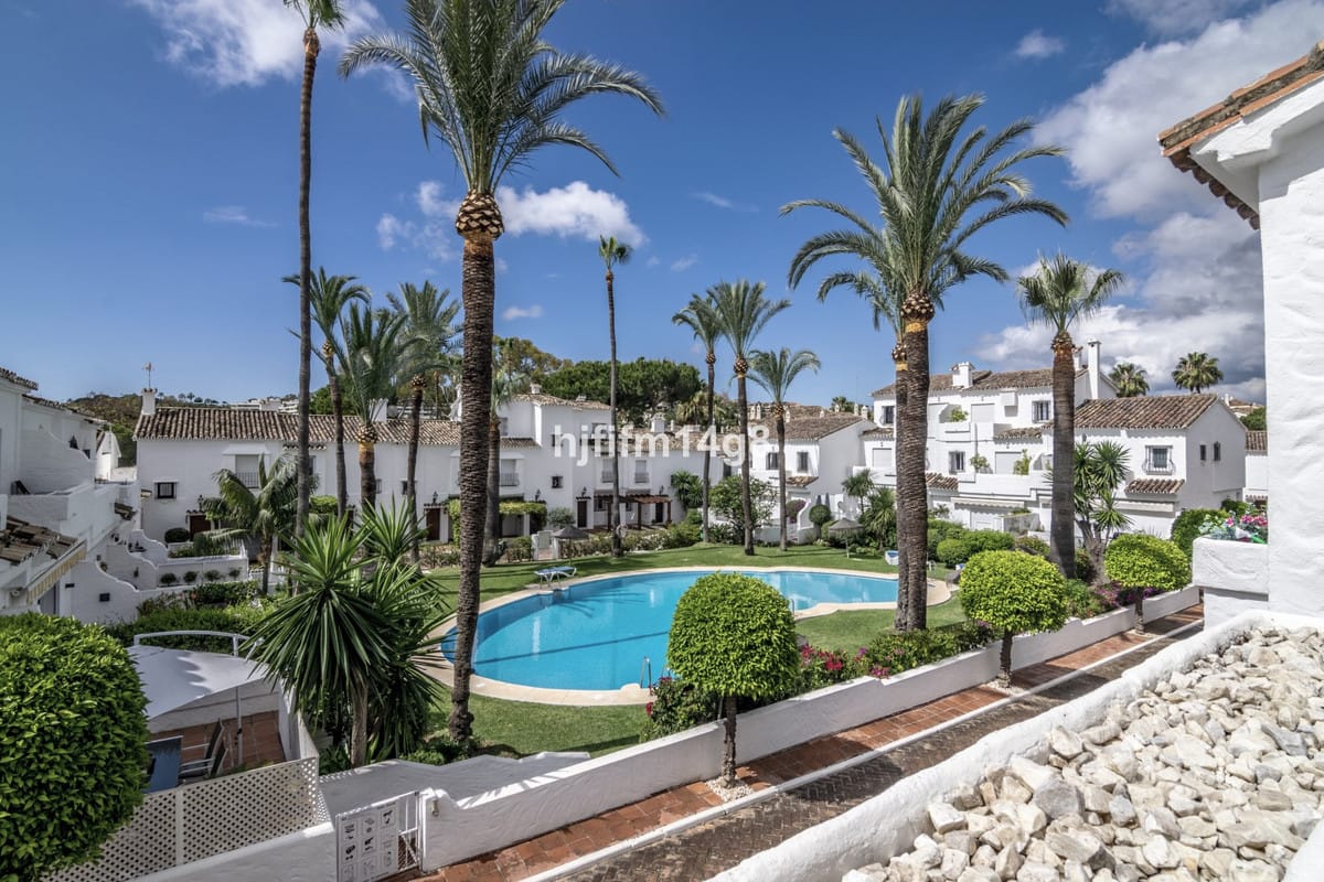 3-slaapkamer townhouse direct aan de golf in Los Naranjos, Nueva Andalucía in Nueva Andalucía - foto 2