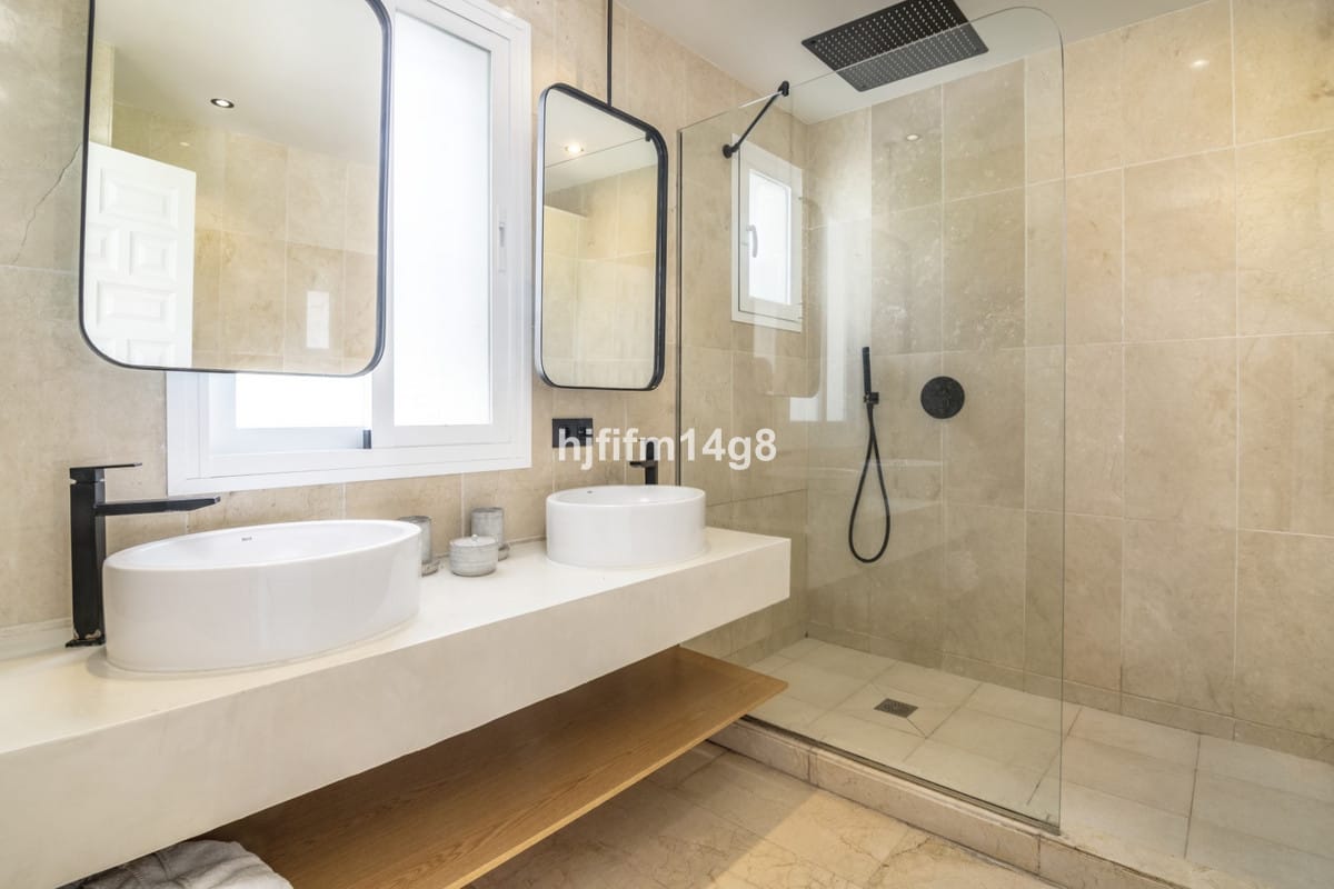 3-slaapkamer townhouse direct aan de golf in Los Naranjos, Nueva Andalucía in Nueva Andalucía - foto 10