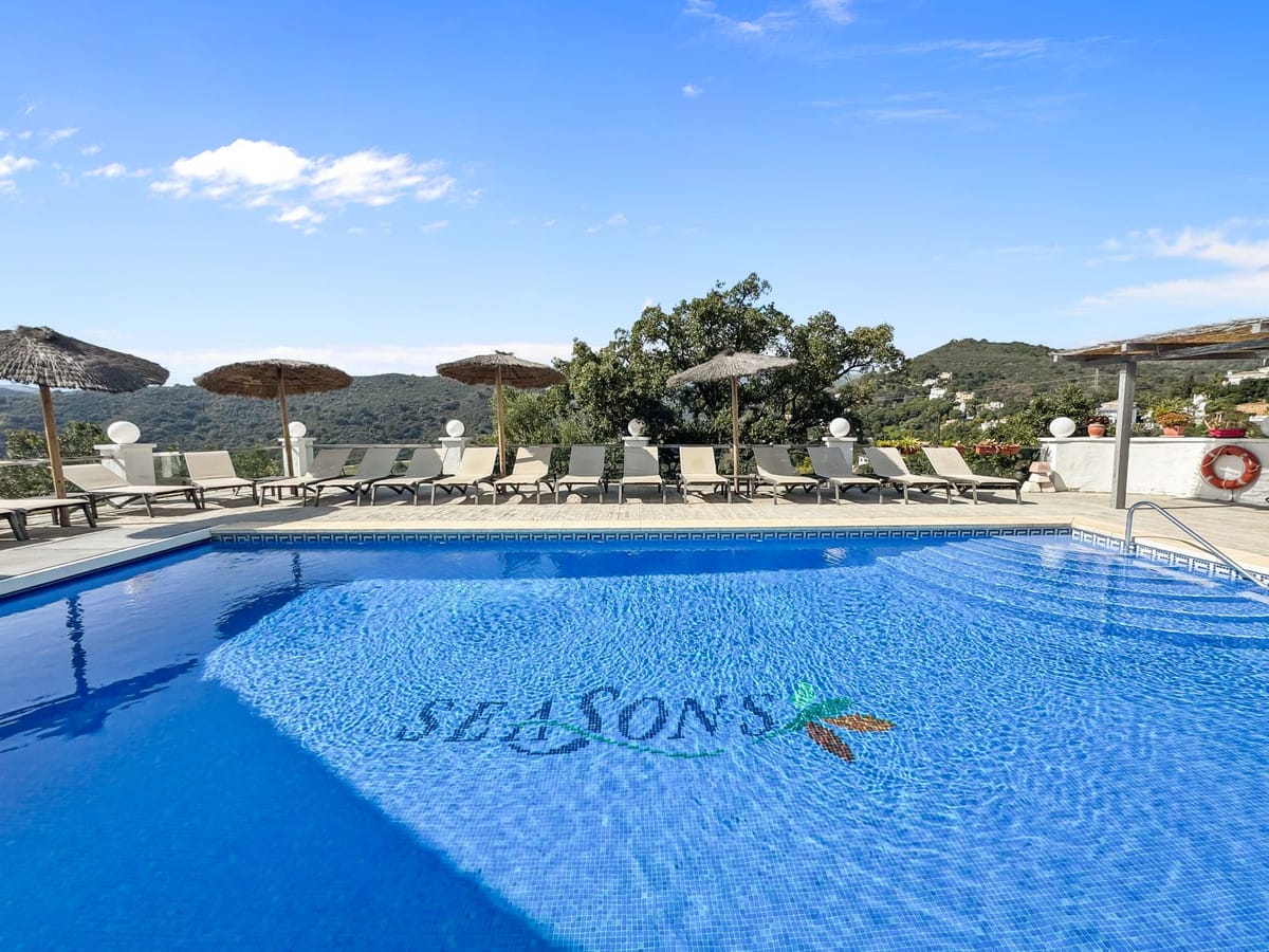 Duplex-penthouse met panoramisch zeezicht in Forest Hills, Estepona in Estepona - foto 2