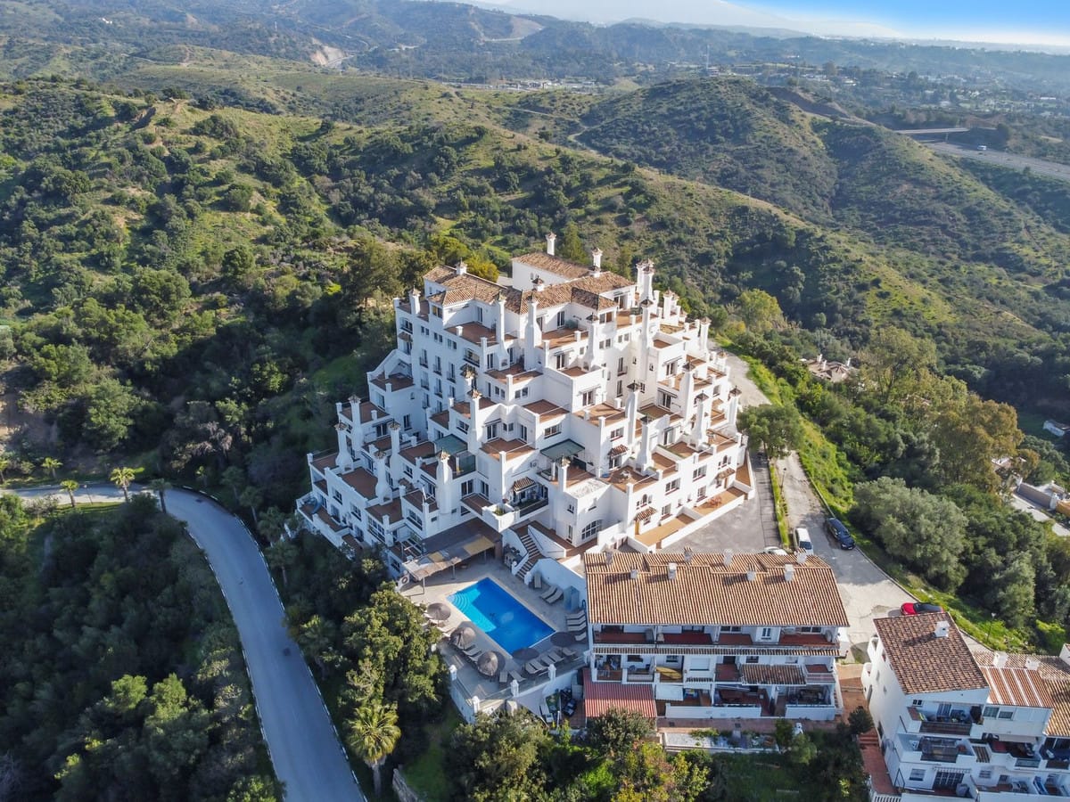 Duplex-penthouse met panoramisch zeezicht in Forest Hills, Estepona in Estepona - foto 3