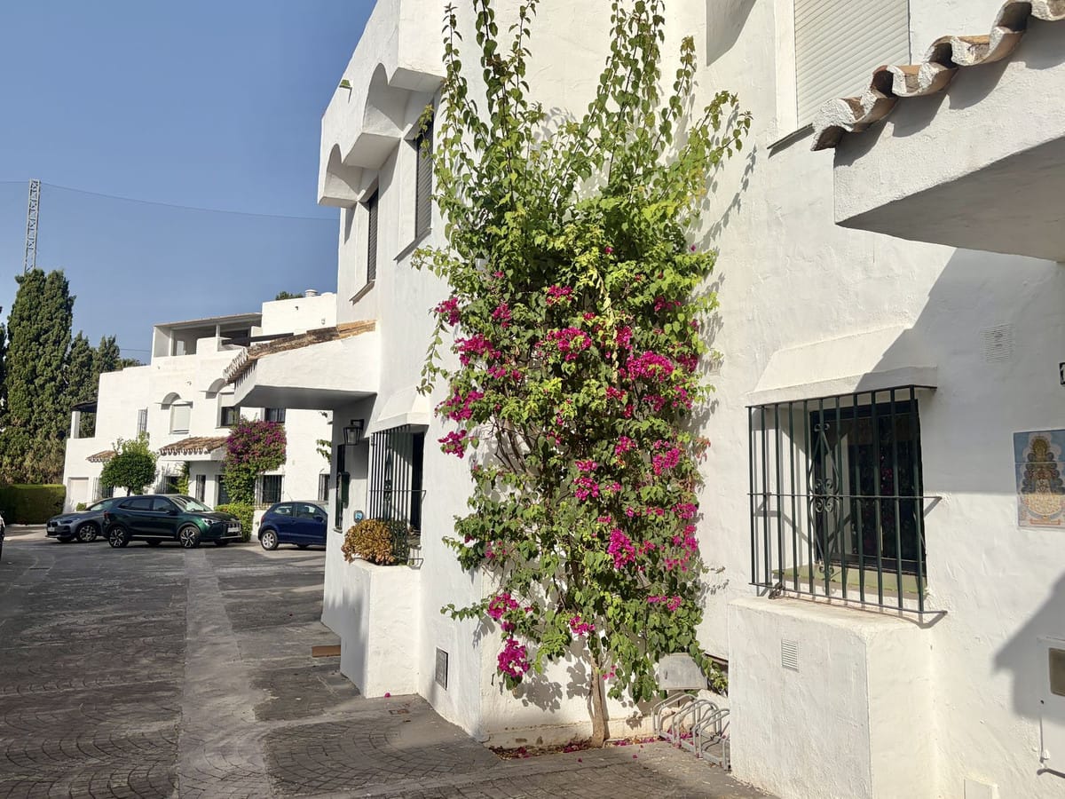 Drie-slaapkamer townhouse in Guadalmina Baja in Guadalmina Baja - foto 2
