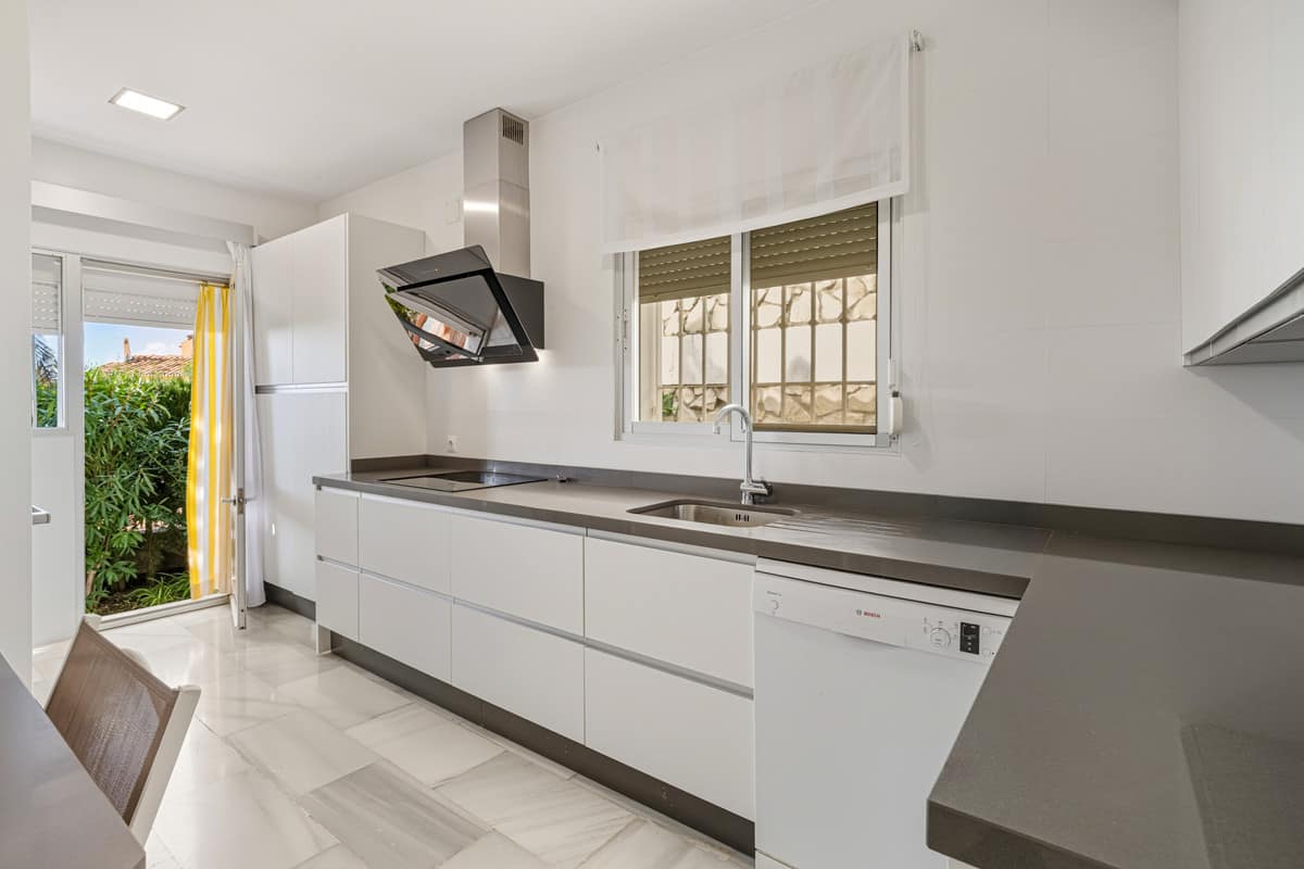 Villa met 3 slaapkamers en zeezicht te koop in Riviera del Sol, Málaga in Riviera del Sol - foto 2