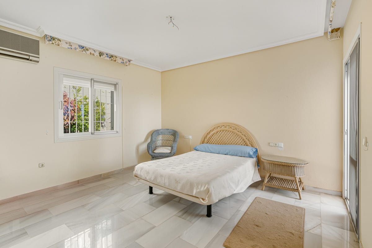 Villa met 3 slaapkamers en zeezicht te koop in Riviera del Sol, Málaga in Riviera del Sol - foto 12
