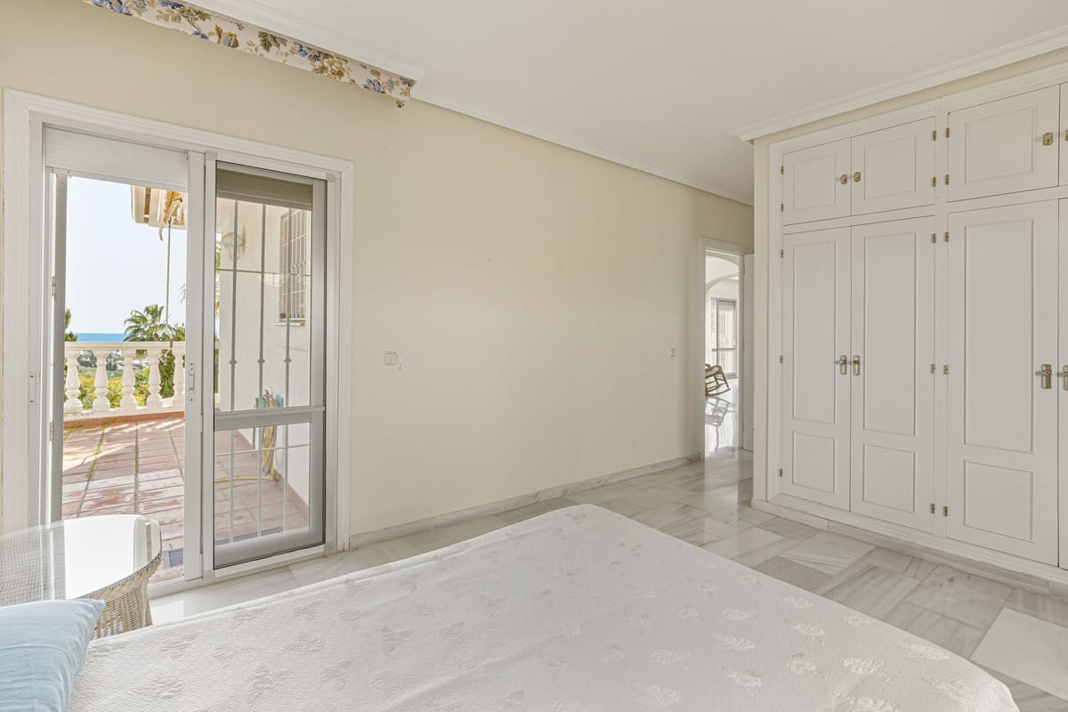 Villa met 3 slaapkamers en zeezicht te koop in Riviera del Sol, Málaga in Riviera del Sol - foto 15