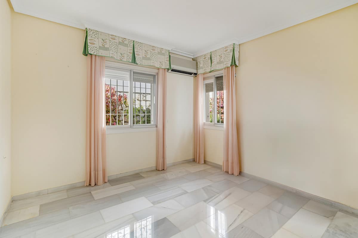 Villa met 3 slaapkamers en zeezicht te koop in Riviera del Sol, Málaga in Riviera del Sol - foto 18