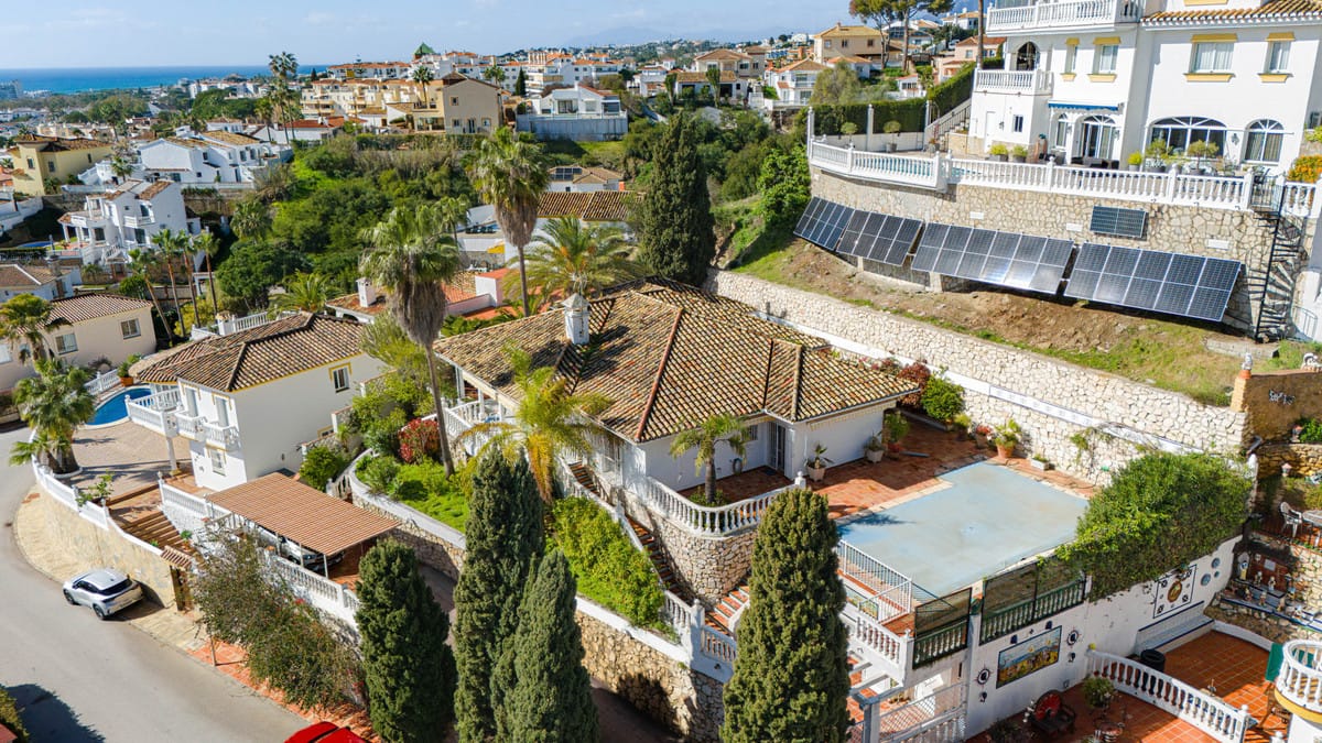 Villa met 3 slaapkamers en zeezicht te koop in Riviera del Sol, Málaga in Riviera del Sol - foto 3