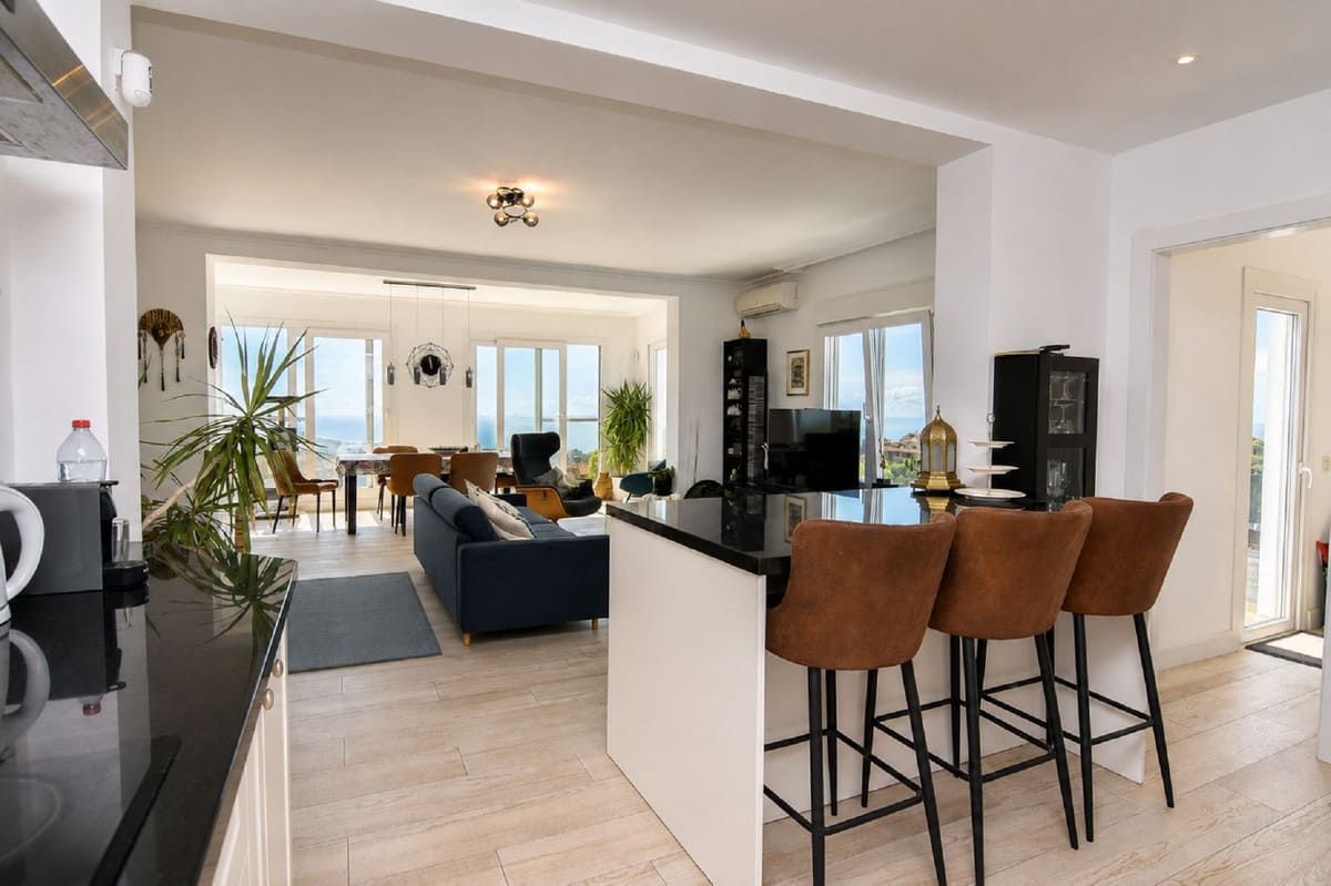 Vrijstaande gerenoveerde villa met panoramisch zeezicht in Benalmádena Pueblo in Benalmadena Pueblo - foto 14