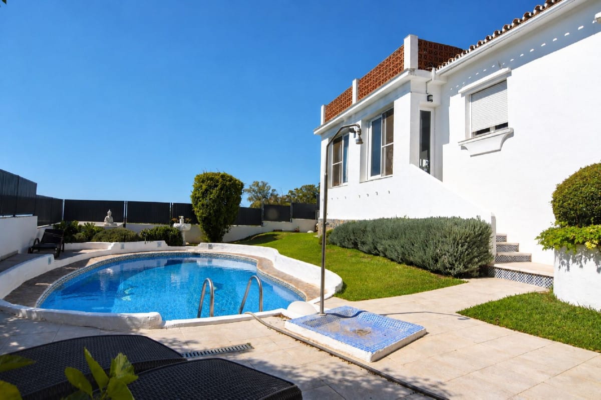 Vrijstaande gerenoveerde villa met panoramisch zeezicht in Benalmádena Pueblo in Benalmadena Pueblo - foto 6
