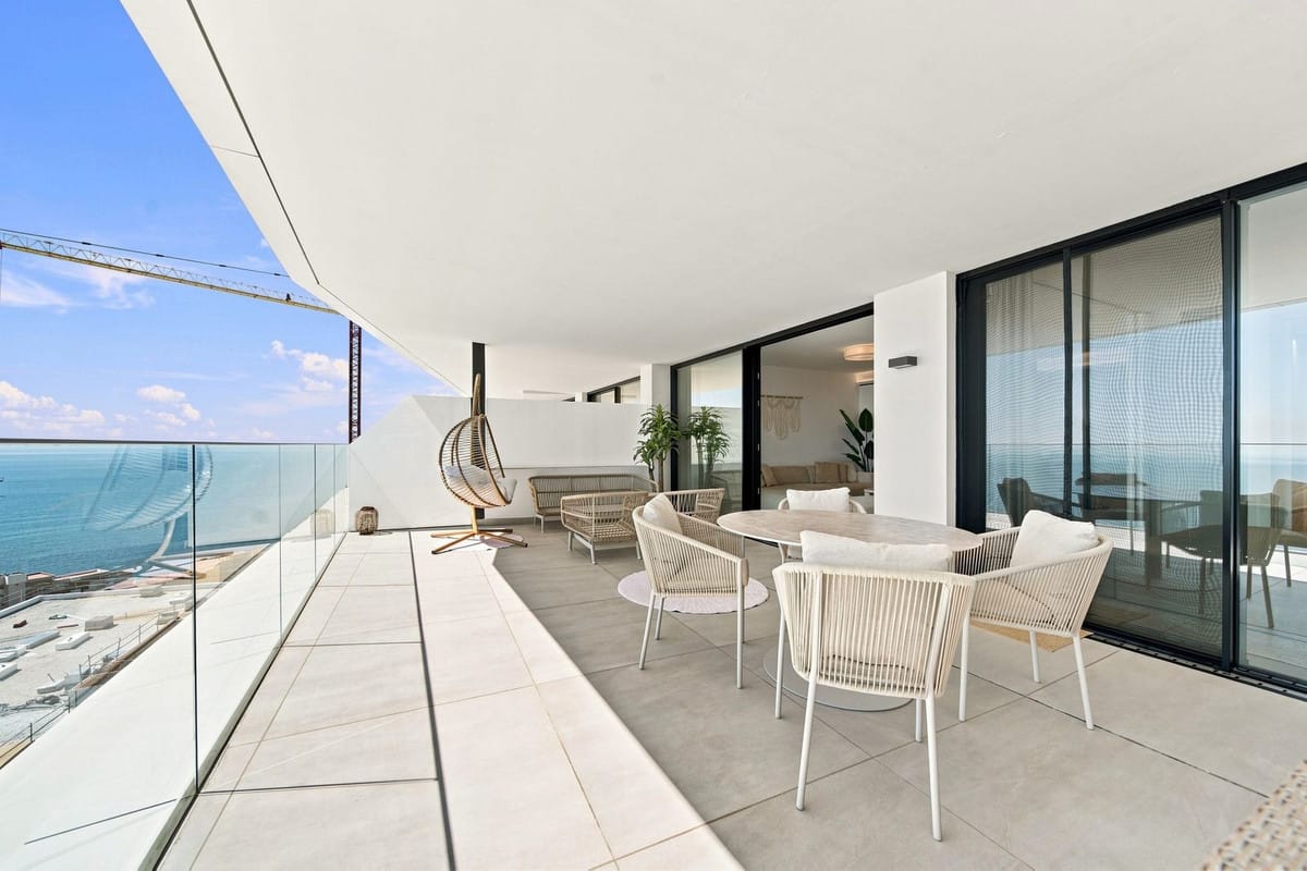Luxe 2-slaapkamer appartement met panoramisch zeezicht in Higuerón in Higueron - foto 13