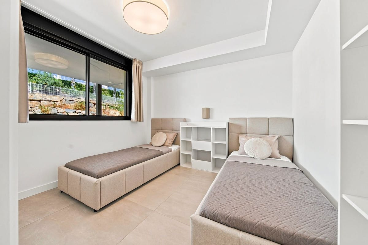Luxe 2-slaapkamer appartement met panoramisch zeezicht in Higuerón in Higueron - foto 15