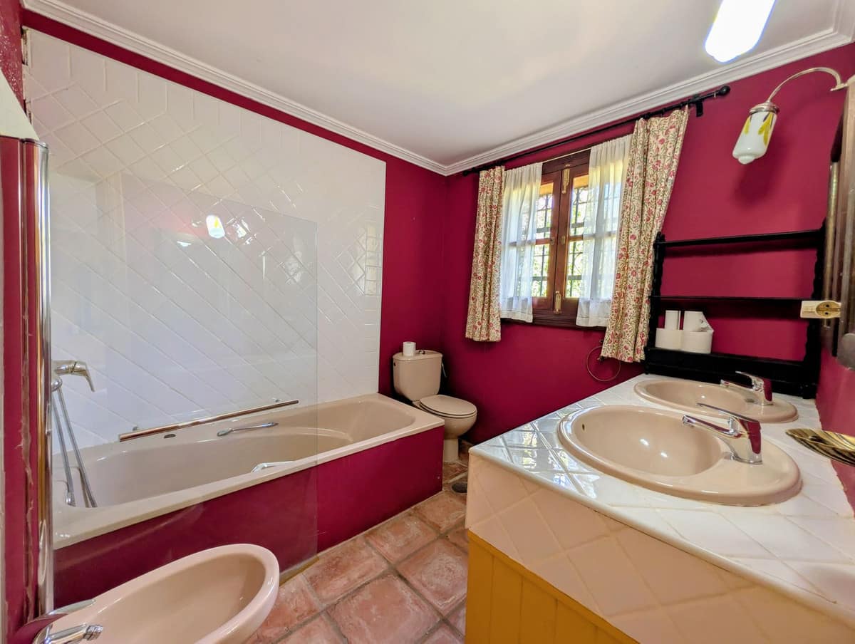 Charmante villa met 2 slaapkamers in Monda in Monda - foto 19