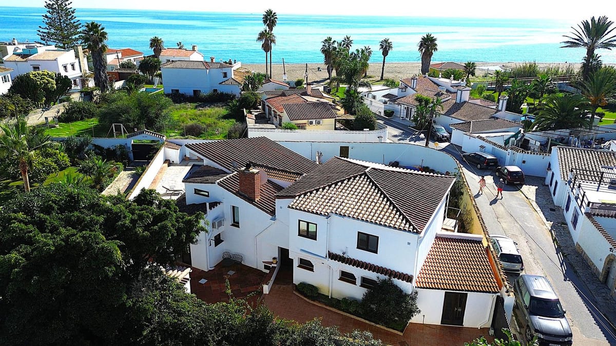 Villa met 6 slaapkamers in Estepona in Estepona - foto 2