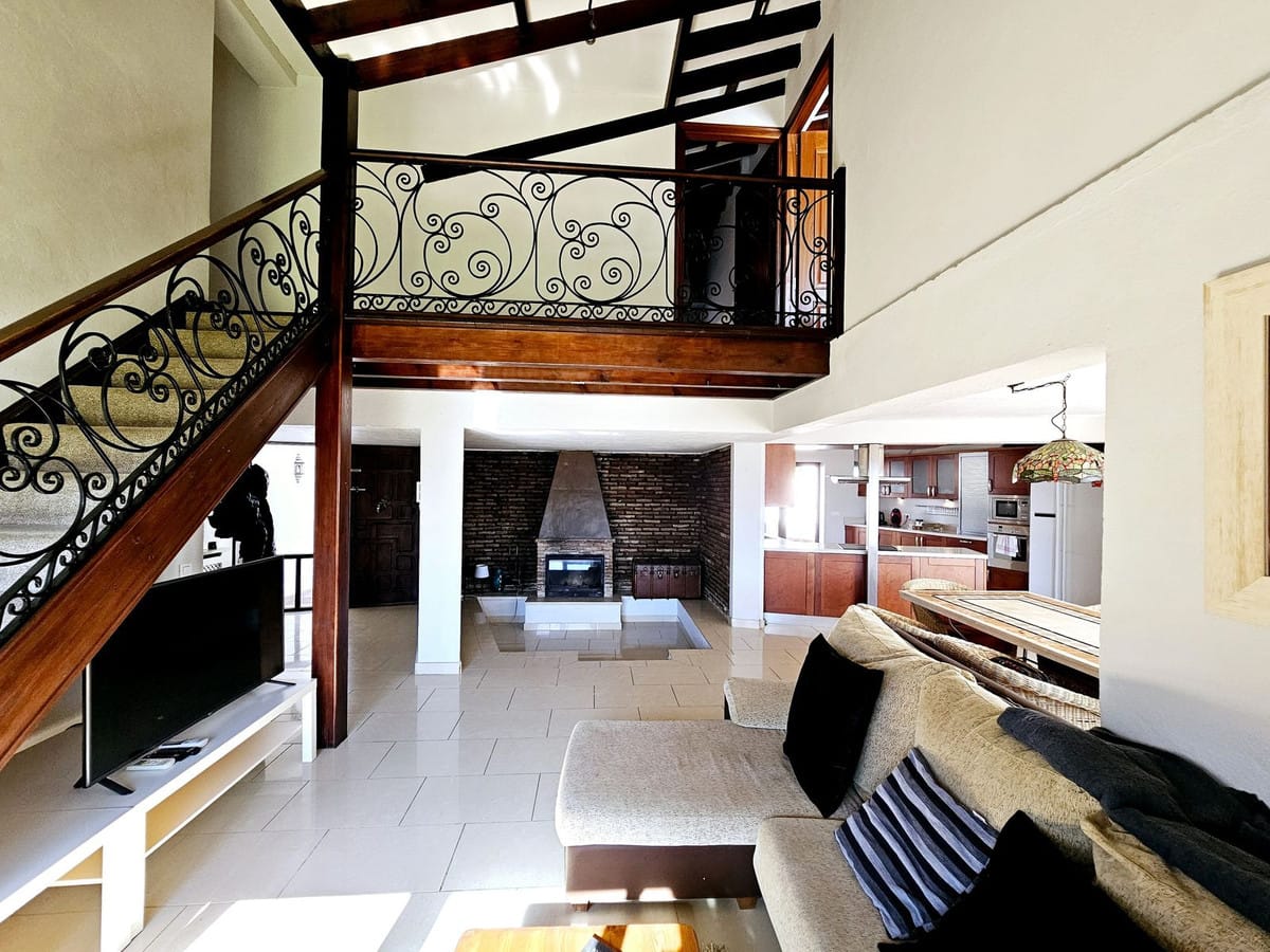 Villa met 6 slaapkamers in Estepona in Estepona - foto 15