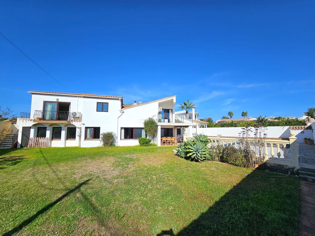 Villa met 6 slaapkamers in Estepona in Estepona - foto 3