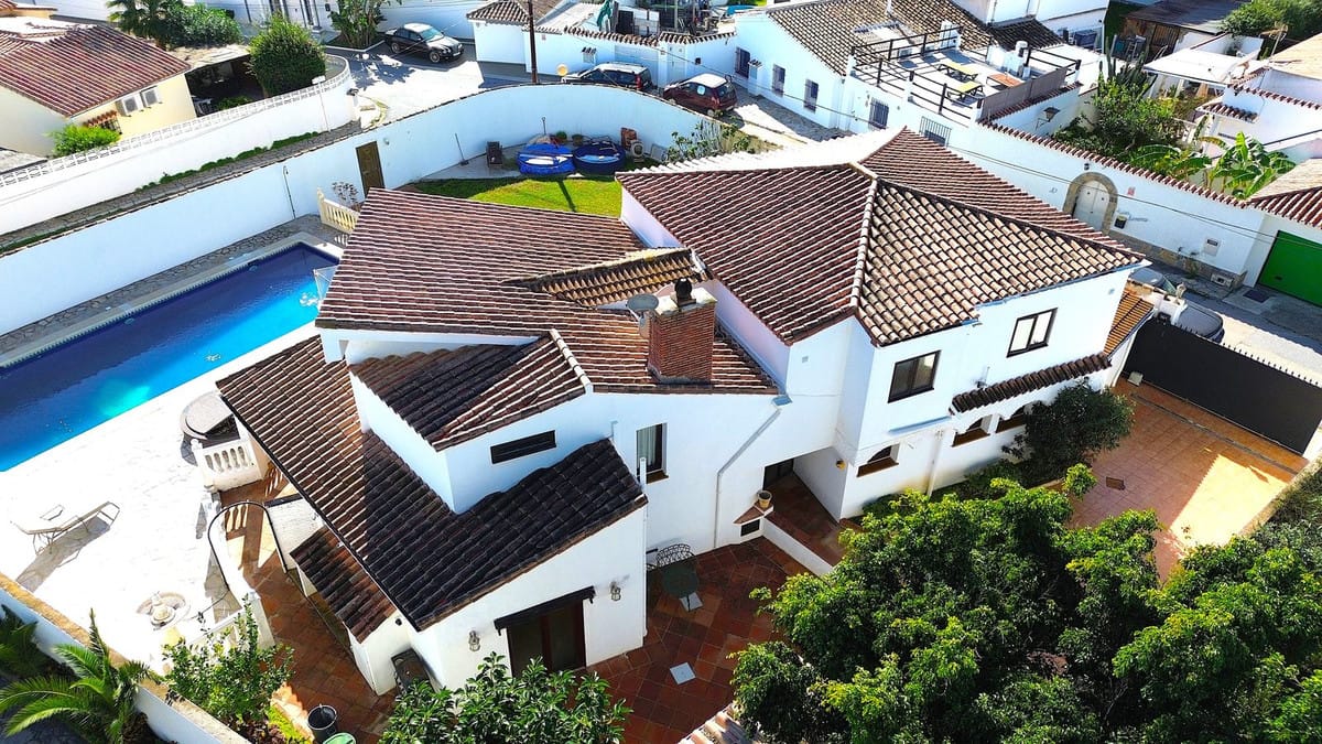 Villa met 6 slaapkamers in Estepona in Estepona - foto 4