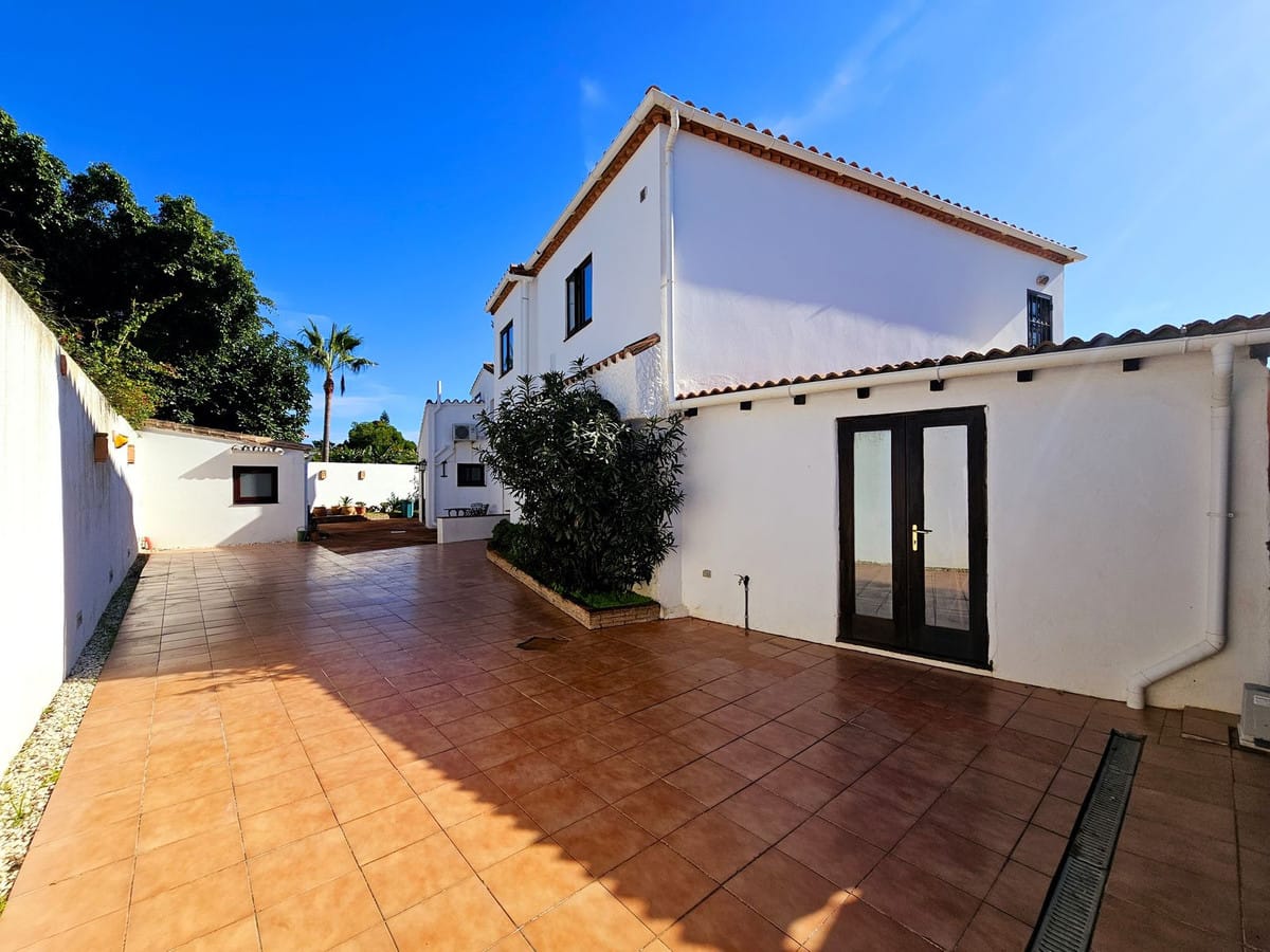 Villa met 6 slaapkamers in Estepona in Estepona - foto 5