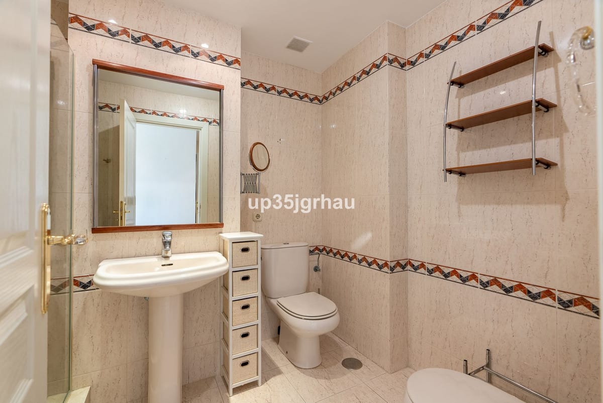 Ruim appartement aan het strand en in het centrum van Estepona in Estepona - foto 12