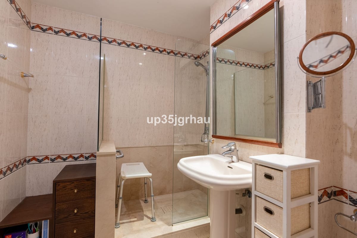 Ruim appartement aan het strand en in het centrum van Estepona in Estepona - foto 13
