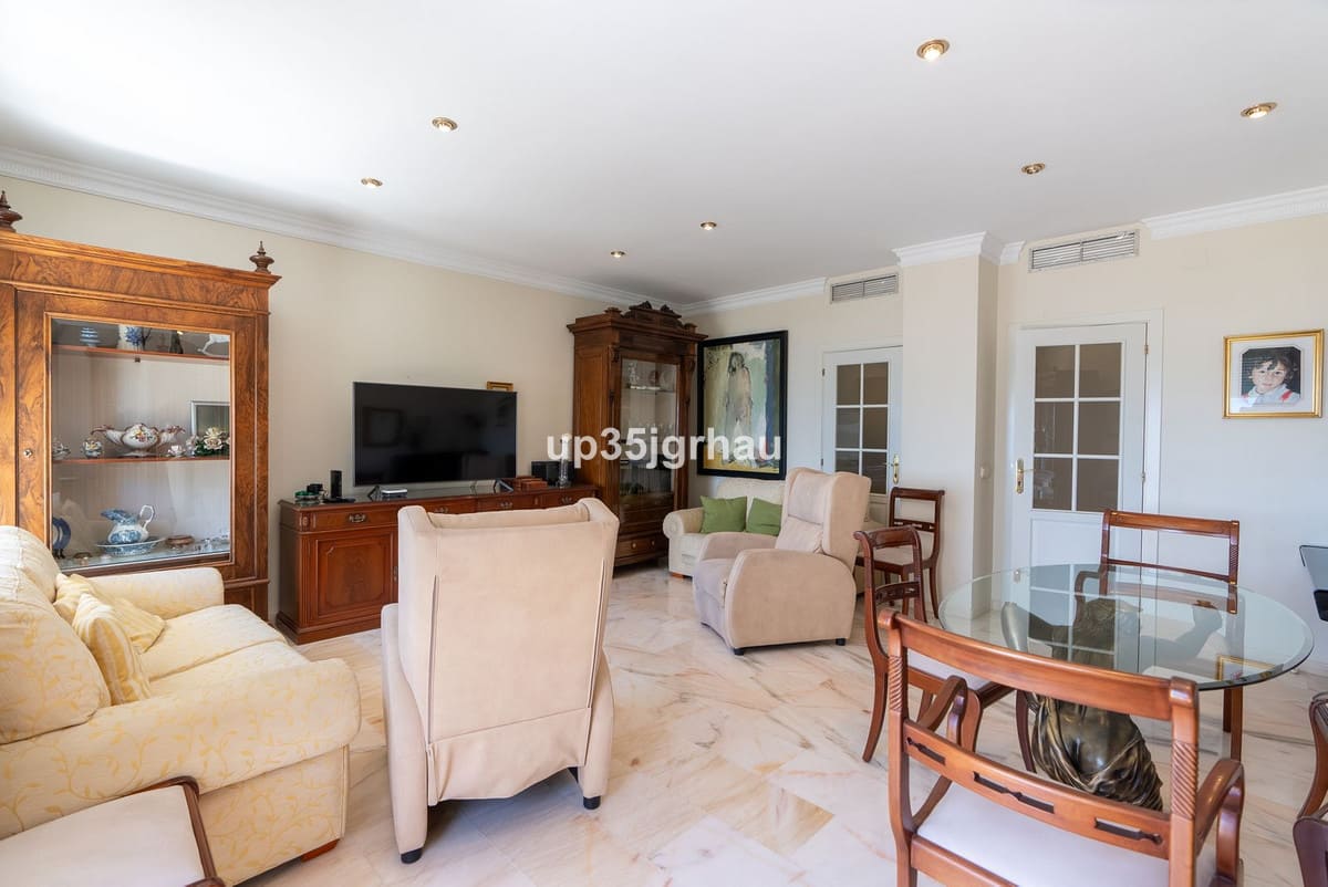 Ruim appartement aan het strand en in het centrum van Estepona in Estepona - foto 15