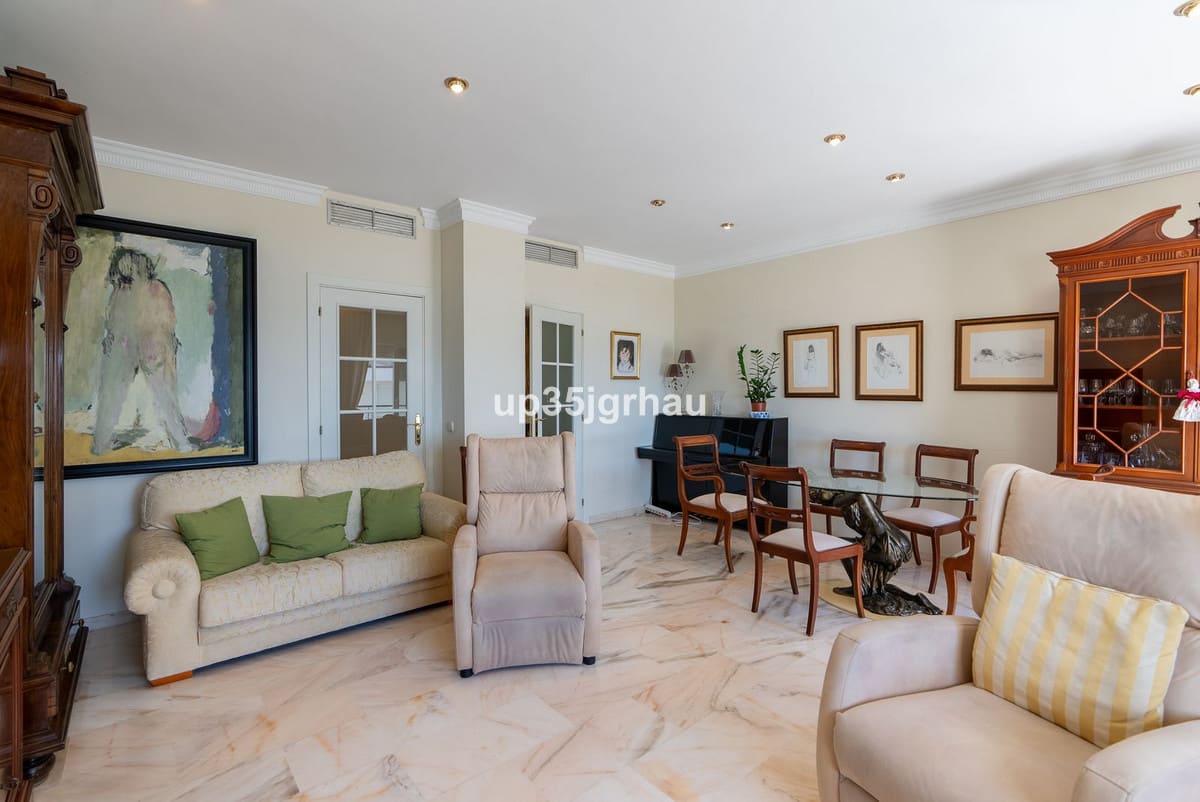 Ruim appartement aan het strand en in het centrum van Estepona in Estepona - foto 17