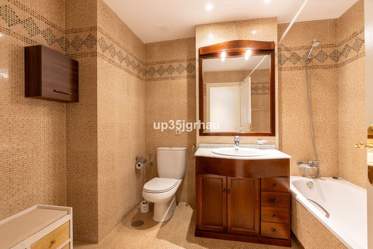 Ruim appartement aan het strand en in het centrum van Estepona in Estepona - foto 19