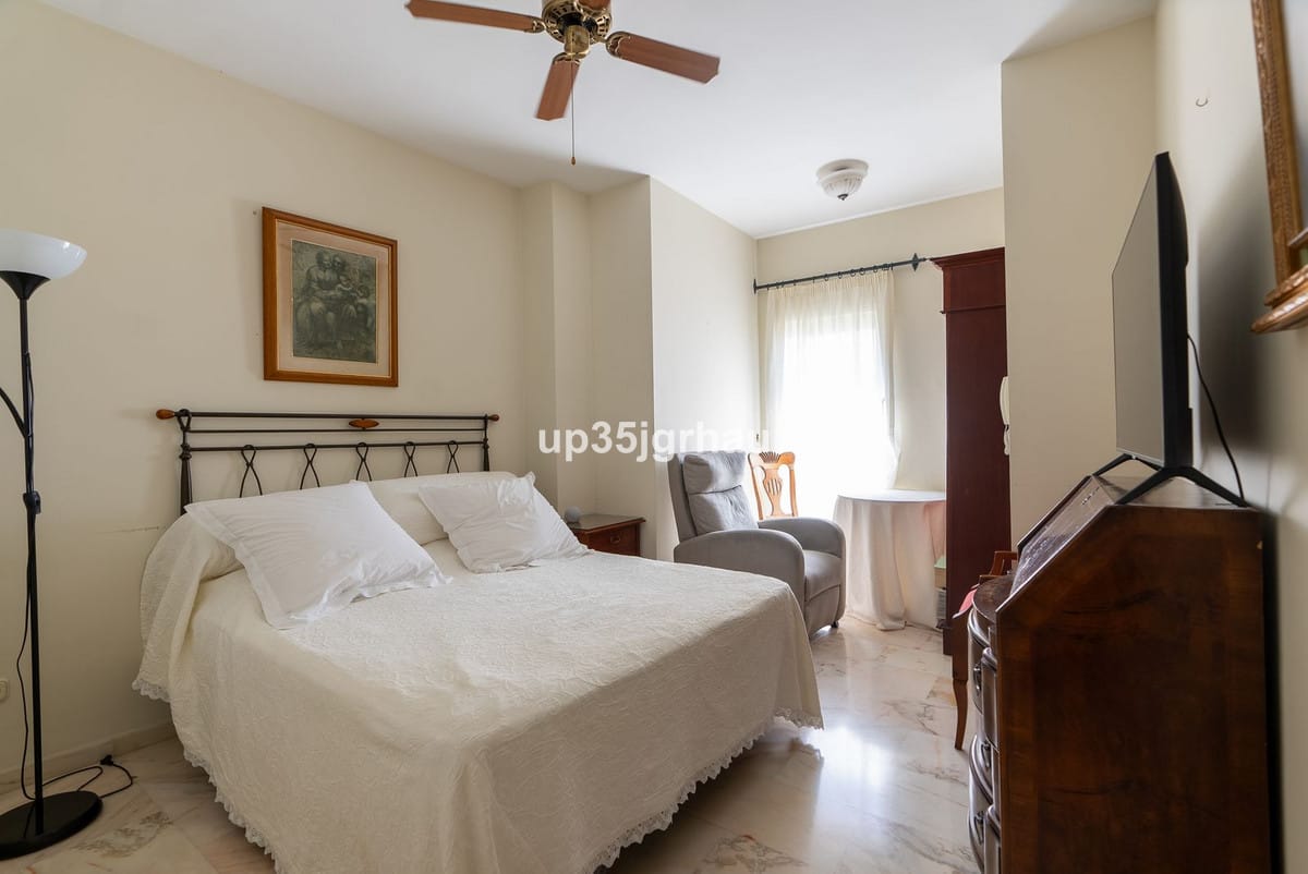 Ruim appartement aan het strand en in het centrum van Estepona in Estepona - foto 7