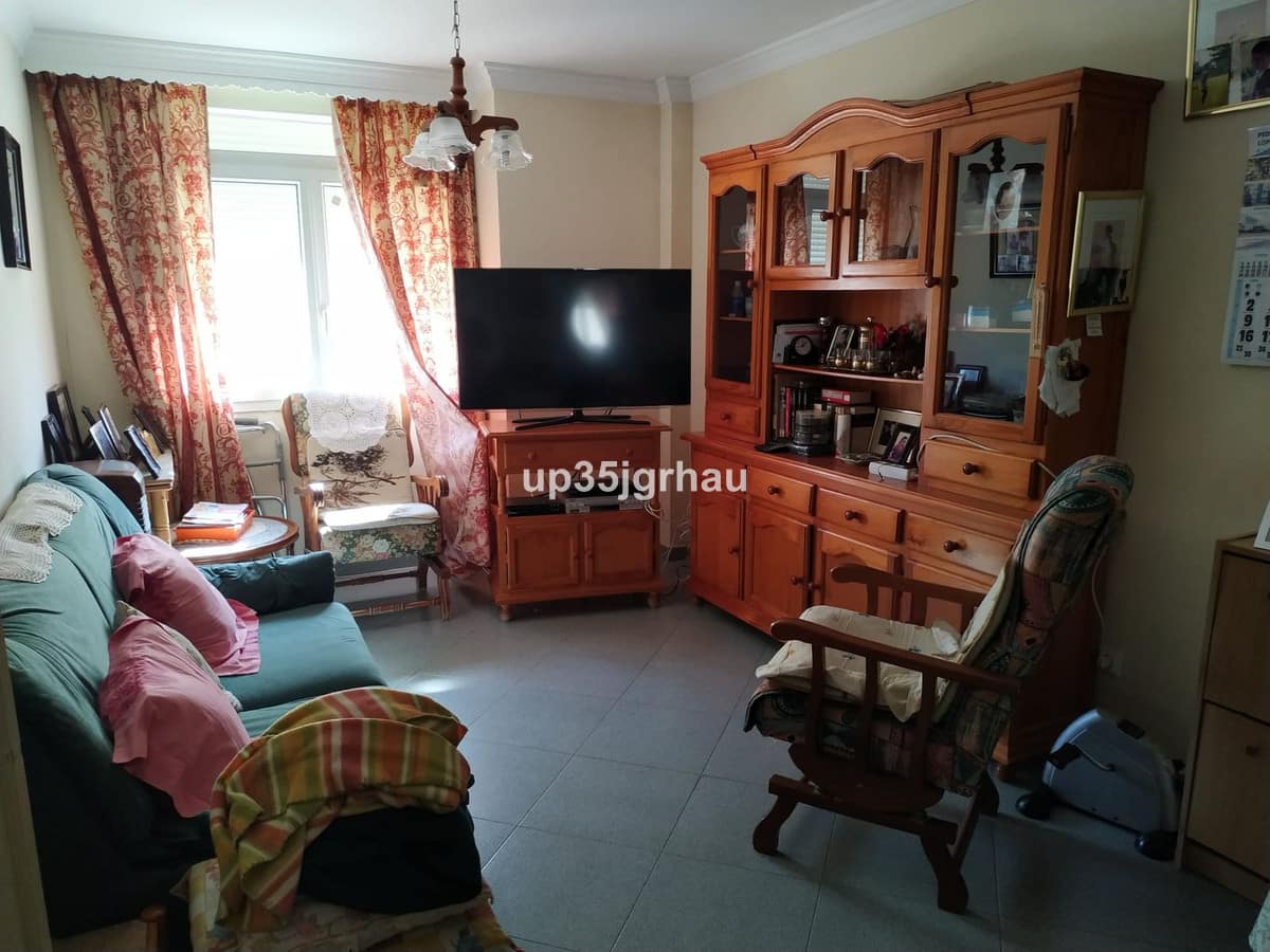 1 bedroom Apartment in Estepona in Estepona - foto 3