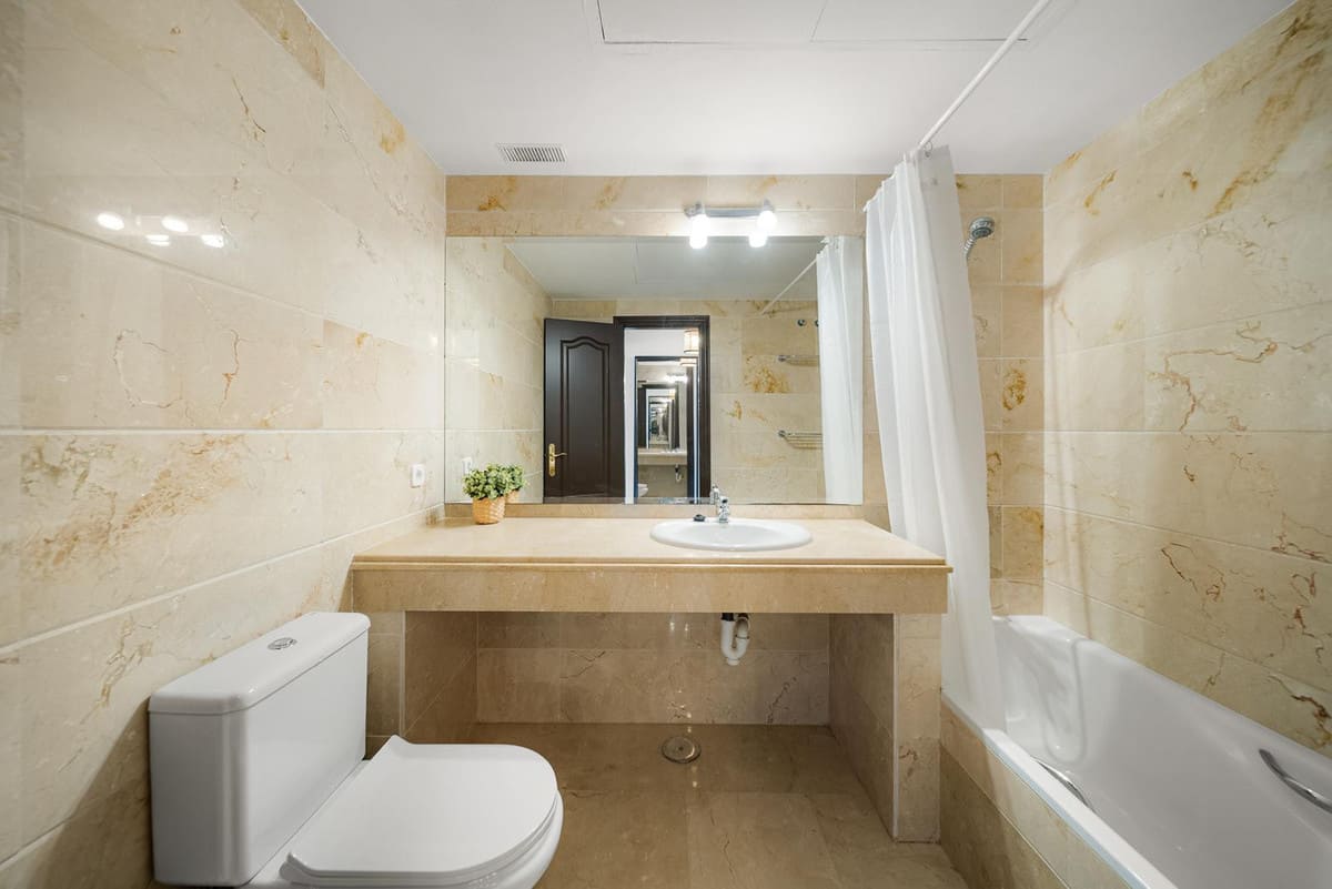 Appartement met twee slaapkamers in Nueva Andalucía in Nueva Andalucía - foto 11