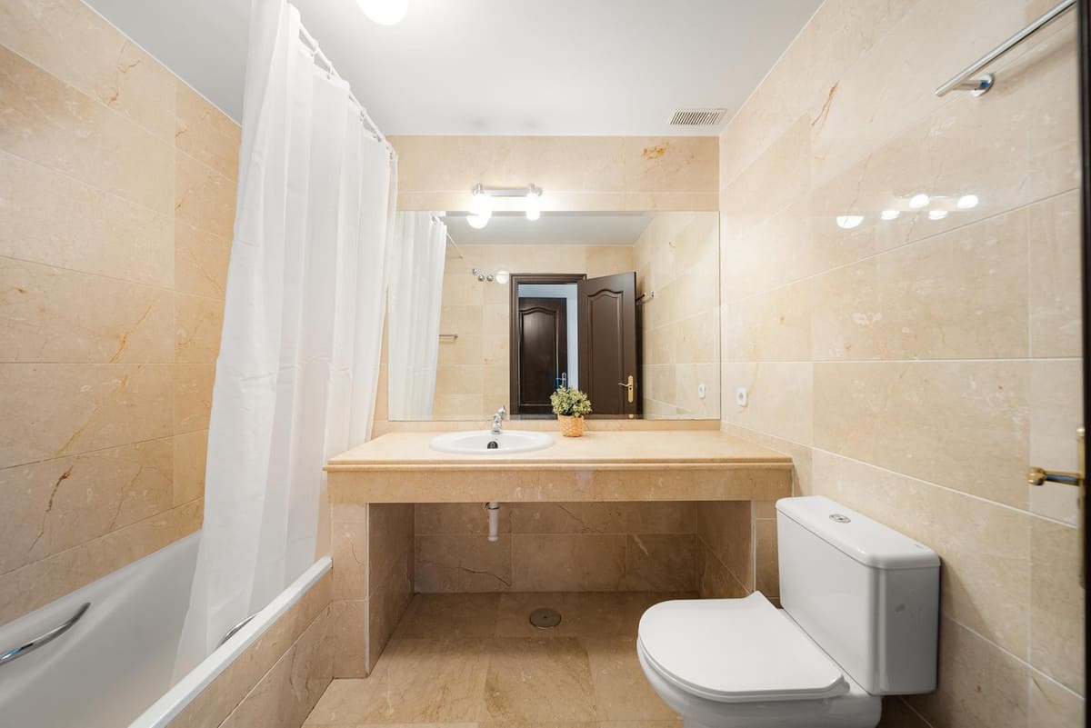 Appartement met twee slaapkamers in Nueva Andalucía in Nueva Andalucía - foto 17
