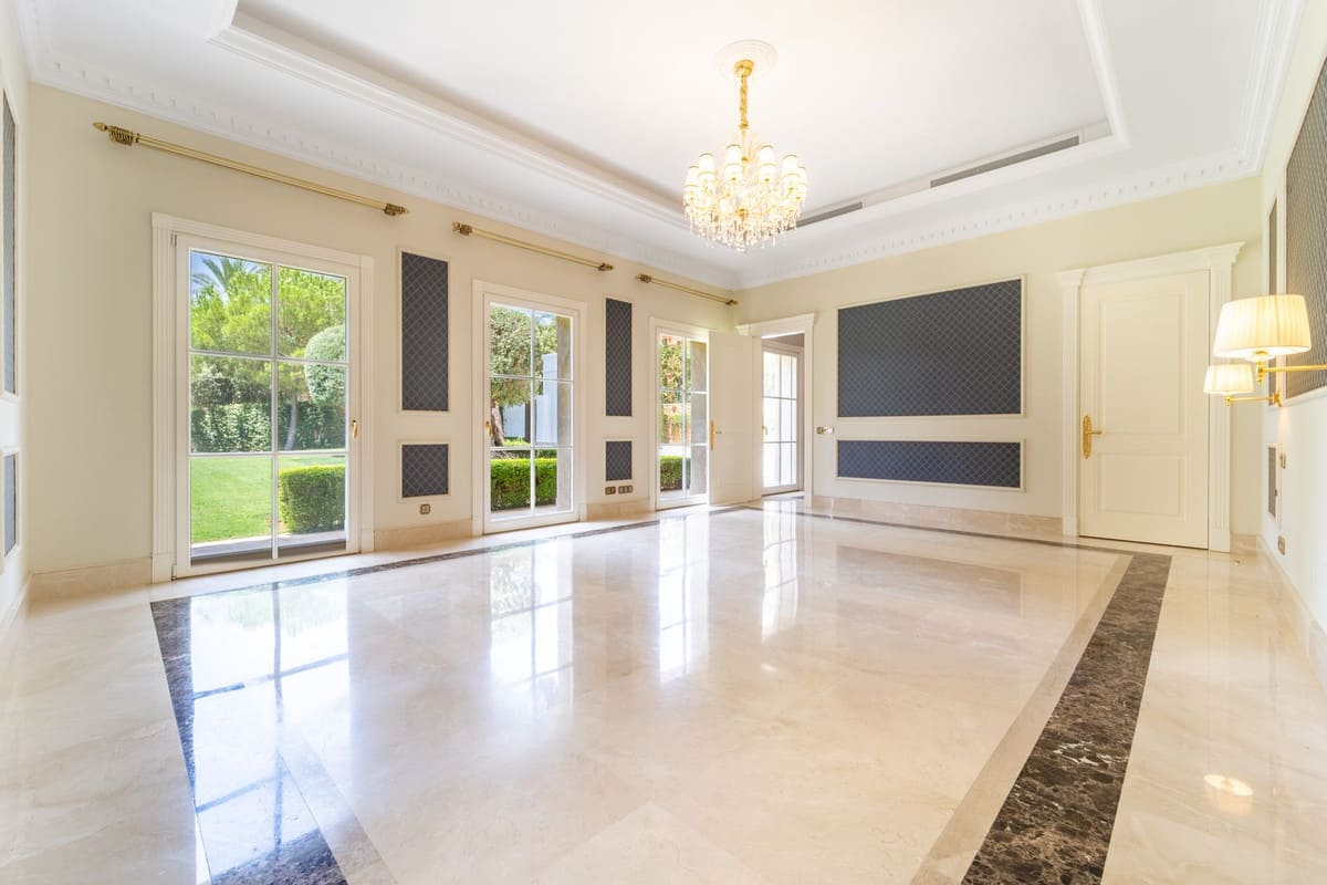 Villa Sinfonía, Sierra Blanca — 10 slaapkamers, 2.000 m² gebouwd in Sierra Blanca - foto 17
