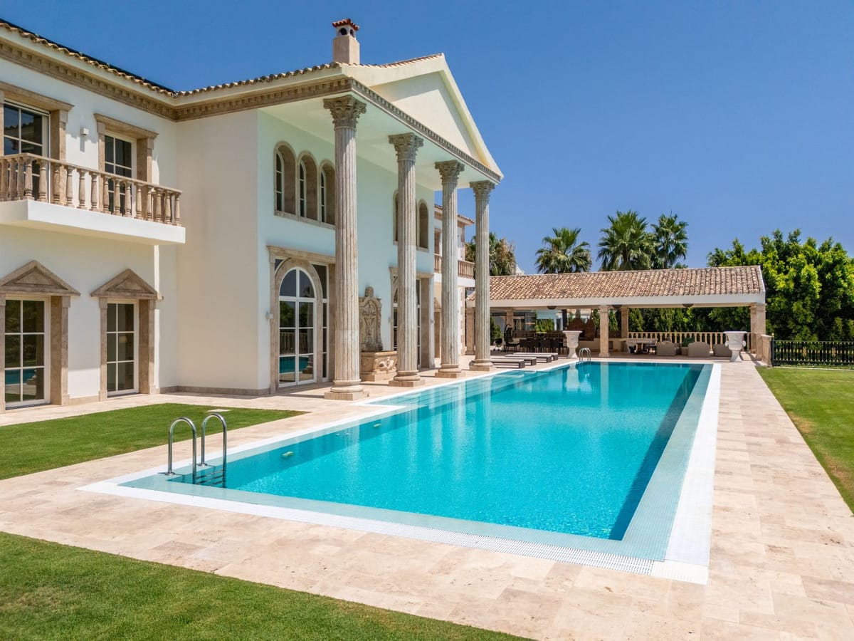 Villa Sinfonía, Sierra Blanca — 10 slaapkamers, 2.000 m² gebouwd in Sierra Blanca - foto 3