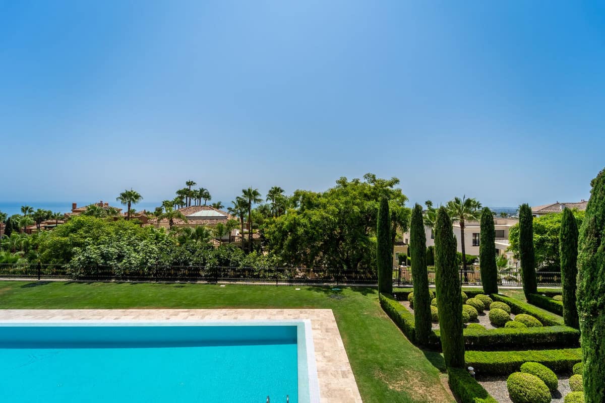 Villa Sinfonía, Sierra Blanca — 10 slaapkamers, 2.000 m² gebouwd in Sierra Blanca - foto 9