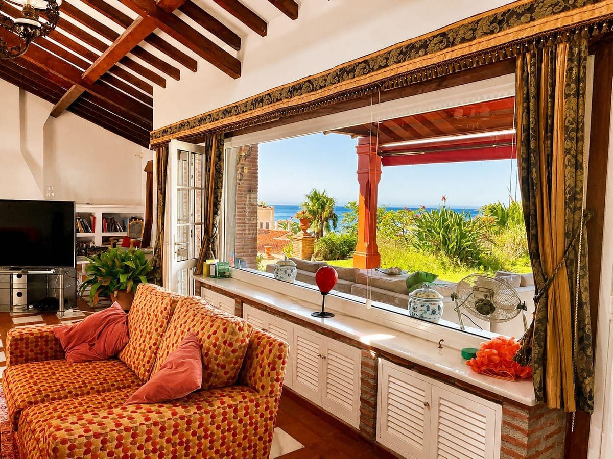 8 bedroom House in Torrequebrada in Torrequebrada - foto 11