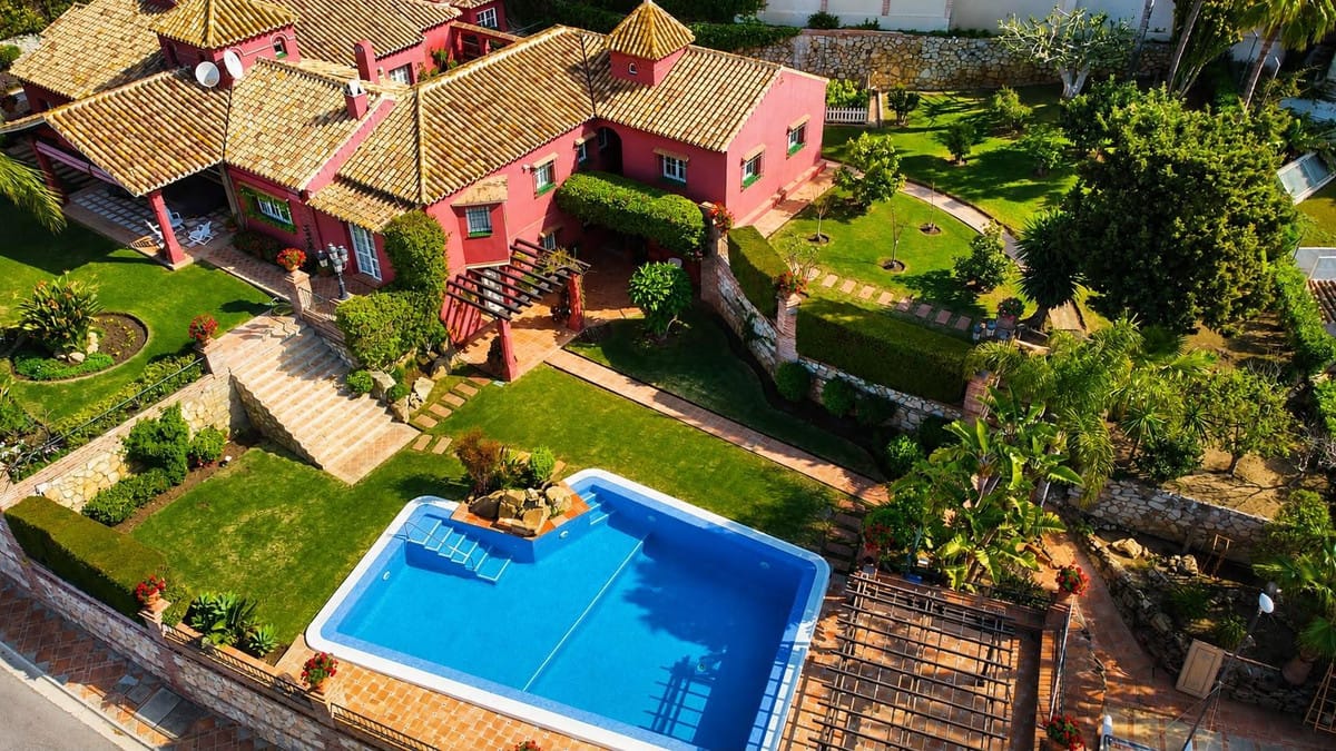 8 bedroom House in Torrequebrada in Torrequebrada - foto 3