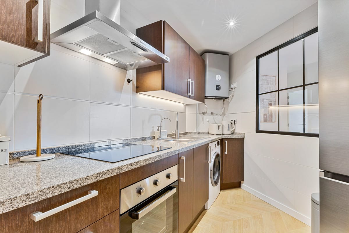 Stijlvol gerenoveerd 1-slaapkamer appartement met panoramisch zeezicht in Los Pacos, Fuengirola in Fuengirola - foto 6