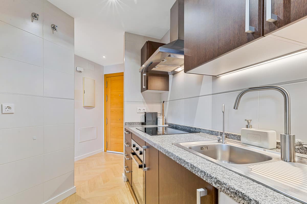 Stijlvol gerenoveerd 1-slaapkamer appartement met panoramisch zeezicht in Los Pacos, Fuengirola in Fuengirola - foto 7