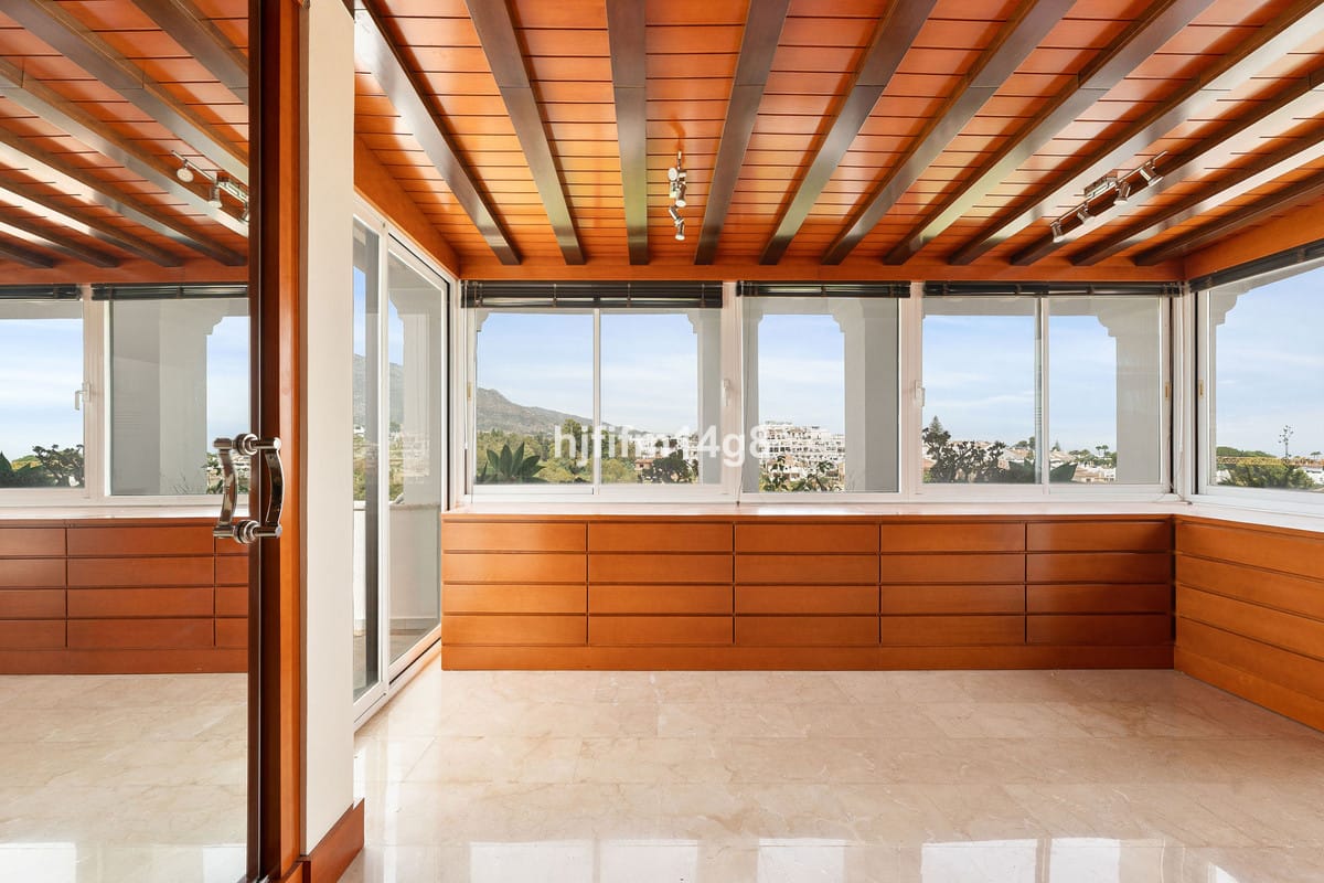 Vier-slaapkamer penthouse in Nueva Andalucía in Nueva Andalucía - foto 14