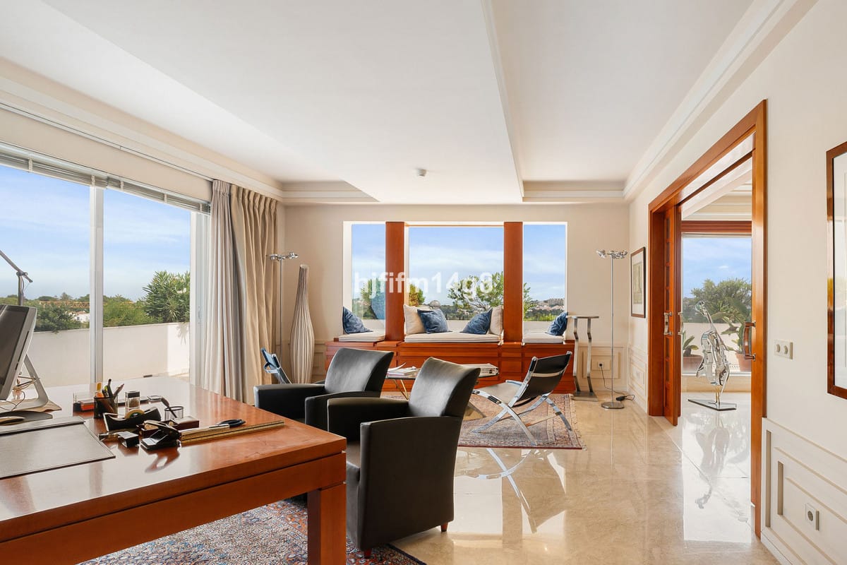 Vier-slaapkamer penthouse in Nueva Andalucía in Nueva Andalucía - foto 19